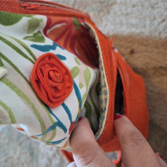 Joanna Stanek Tropical Floral Mutli-Pocket Convertible Sling Backpack Bag - Picture 7 of 9